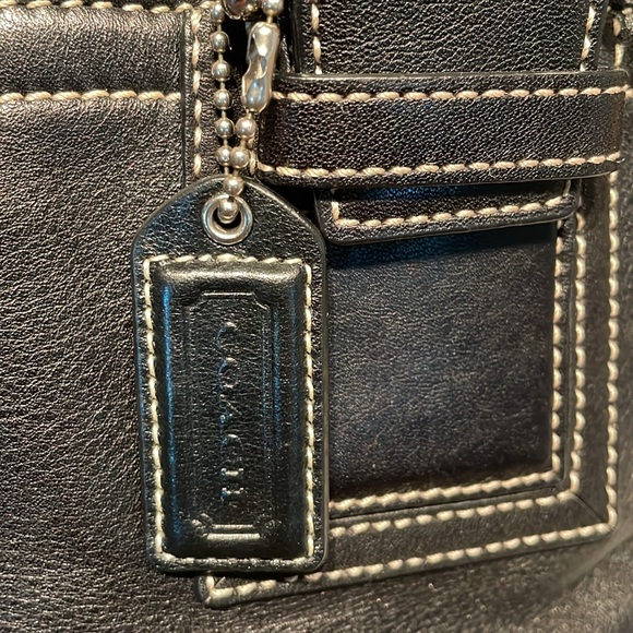 Coach Soho Y2k Black Leather Shoulder Bag EUC - Picture 2 of 11
